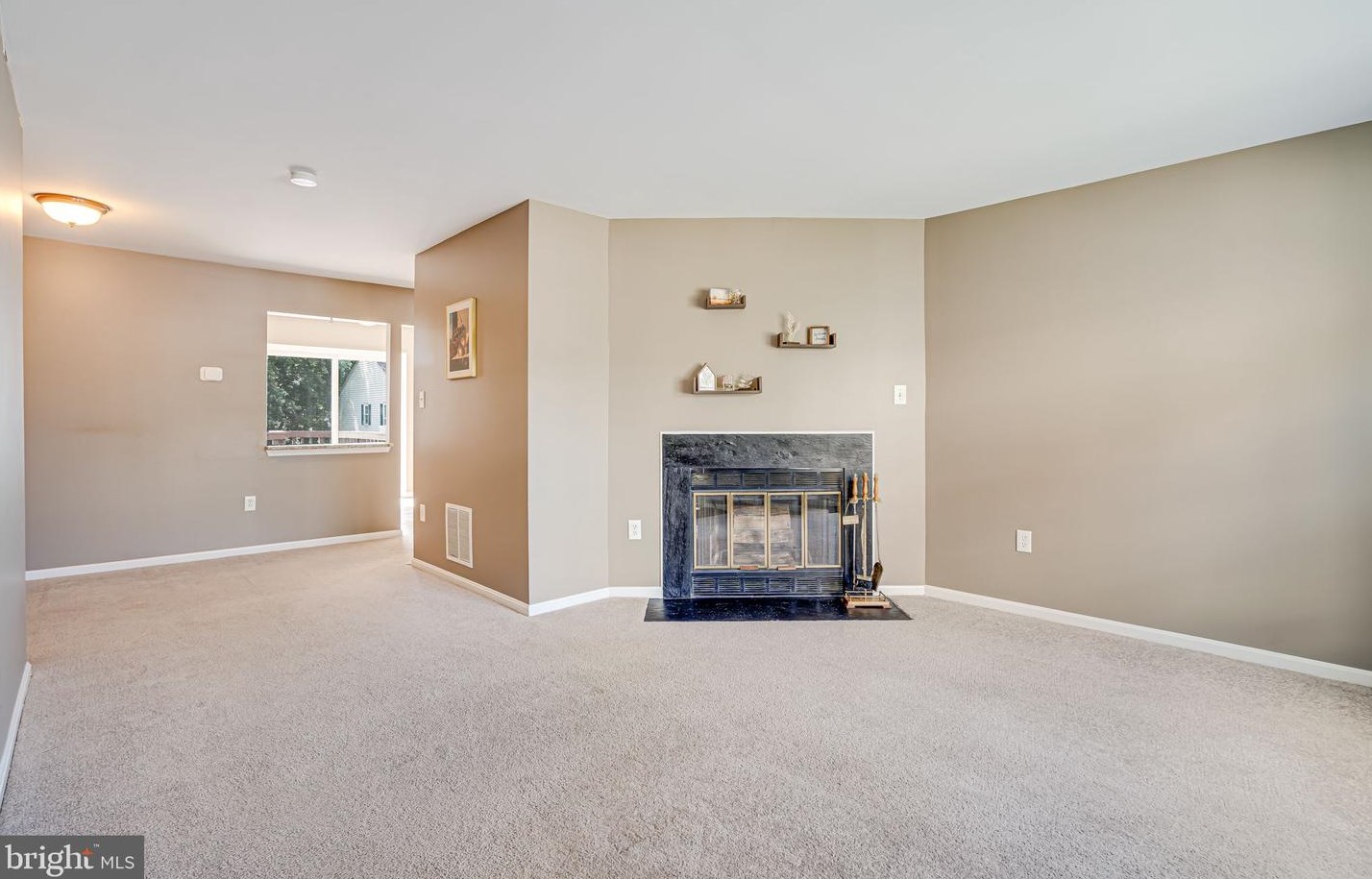 6829 Cottingham Ln, Centreville, VA 20121