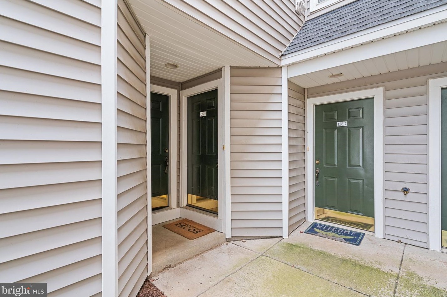 12815 Fair Briar Ln, Fairfax, VA 22033-3852