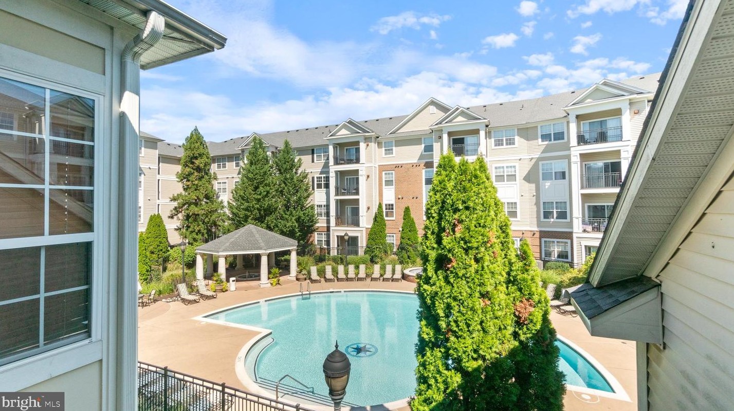 12917 Centre Park Cir, Herndon, VA 20171-5811