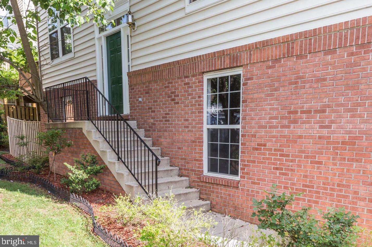 4109 River Forth Dr, Fairfax VA  22030-8568 exterior