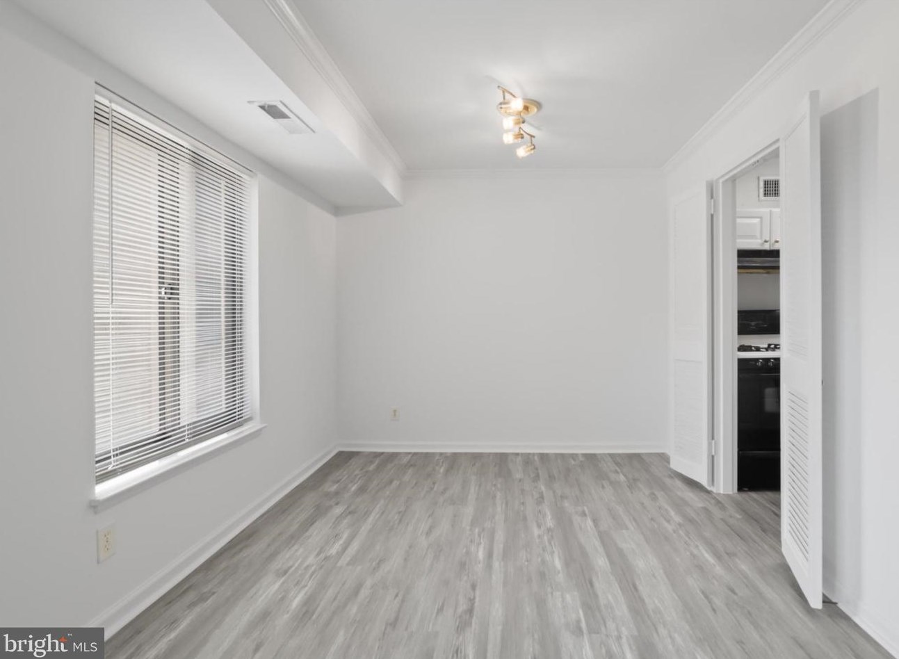 3100 S Manchester St Apt 731, Falls Church, VA 22044