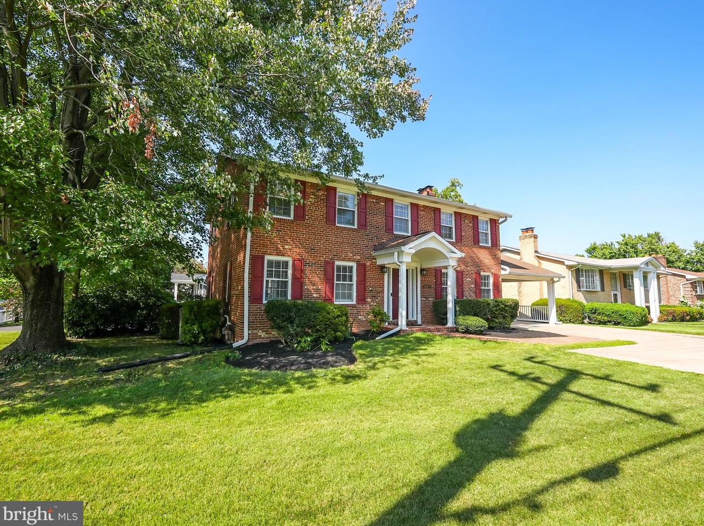 6730 Haycock Rd, Falls Church, VA 22043-1730