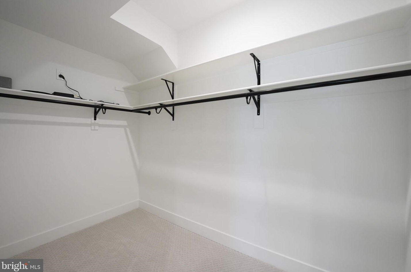 828 Constellation Dr, Great Falls VA  22066-2501 exterior