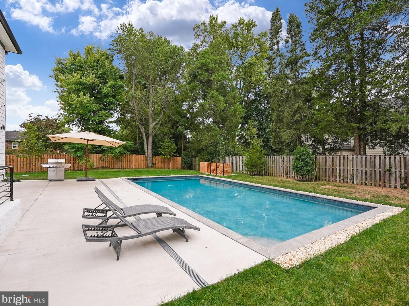 828 Constellation Dr, Great Falls VA  22066-2501 exterior