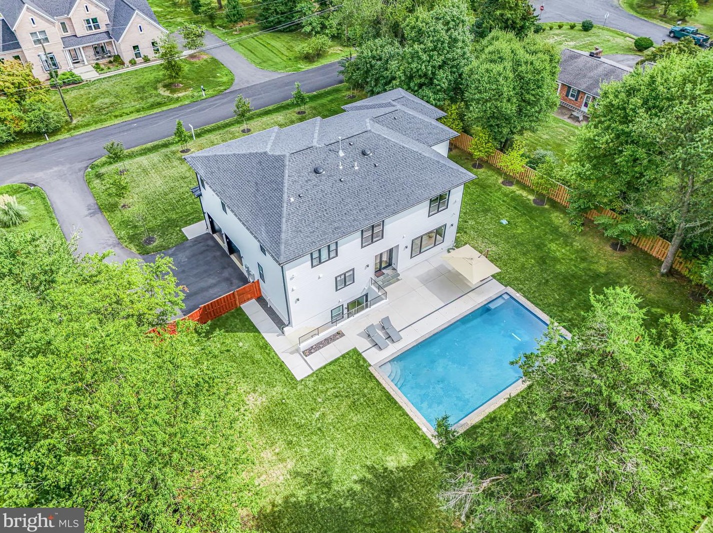 828 Constellation Dr, Great Falls VA  22066-2501 exterior