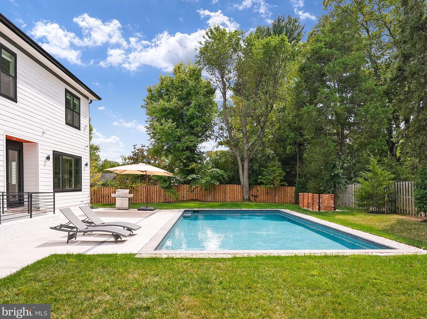 828 Constellation Dr, Great Falls VA  22066-2501 exterior