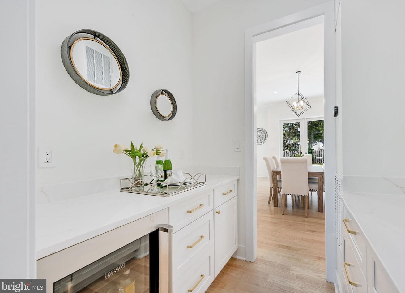 828 Constellation Dr, Great Falls VA  22066-2501 exterior