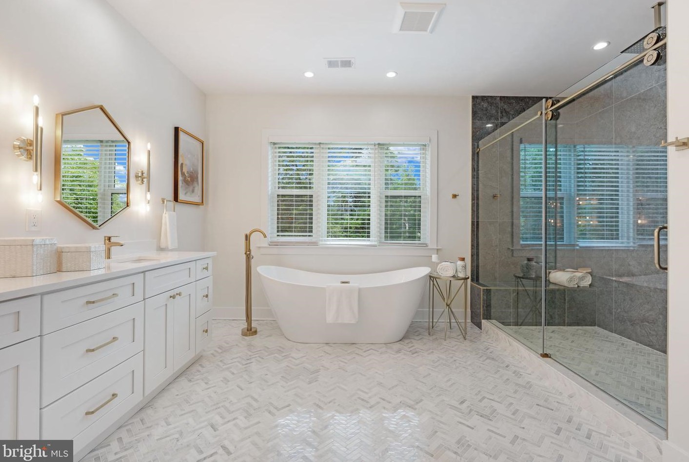 828 Constellation Dr, Great Falls VA  22066-2501 exterior