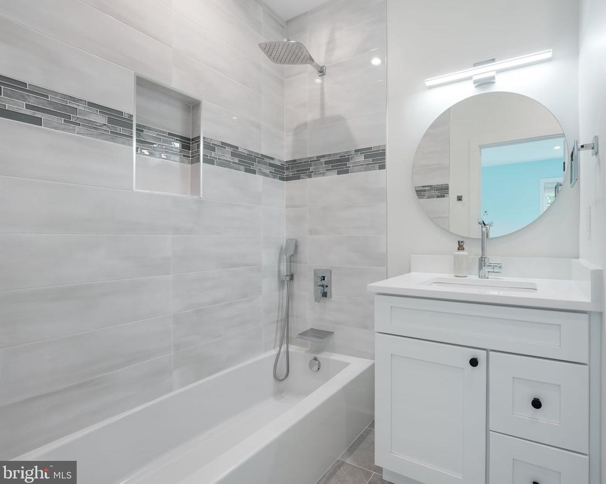 828 Constellation Dr, Great Falls VA  22066-2501 exterior