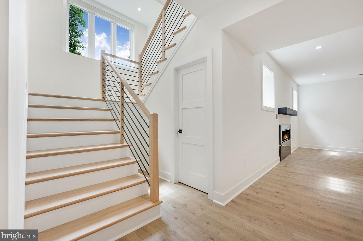 828 Constellation Dr, Great Falls VA  22066-2501 exterior