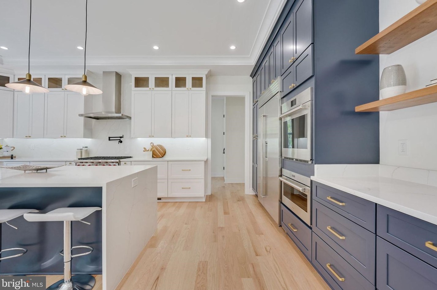 828 Constellation Dr, Great Falls VA  22066-2501 exterior