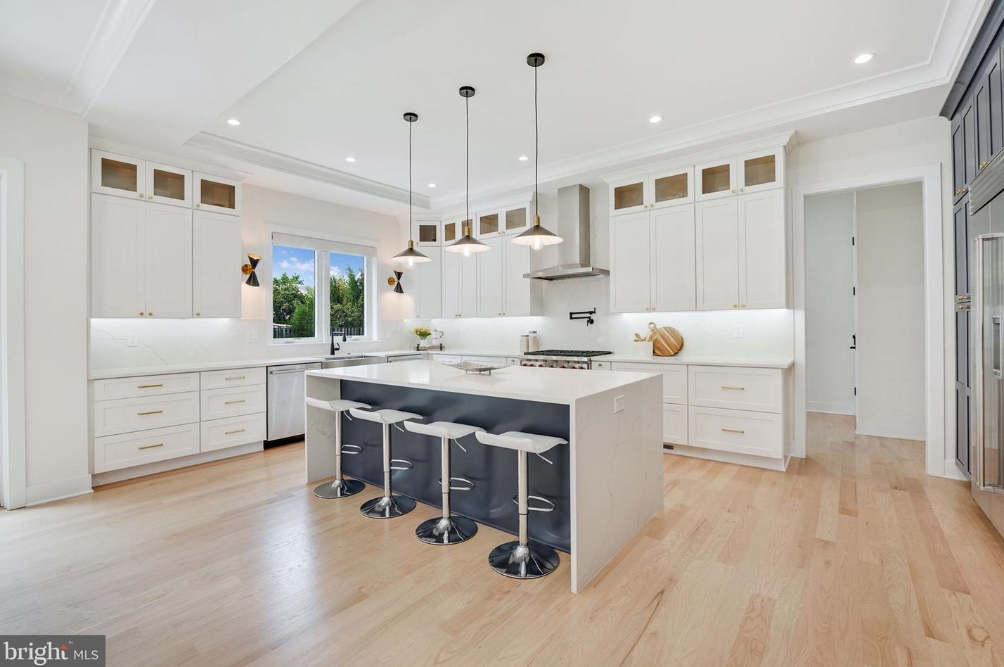 828 Constellation Dr, Great Falls VA  22066-2501 exterior