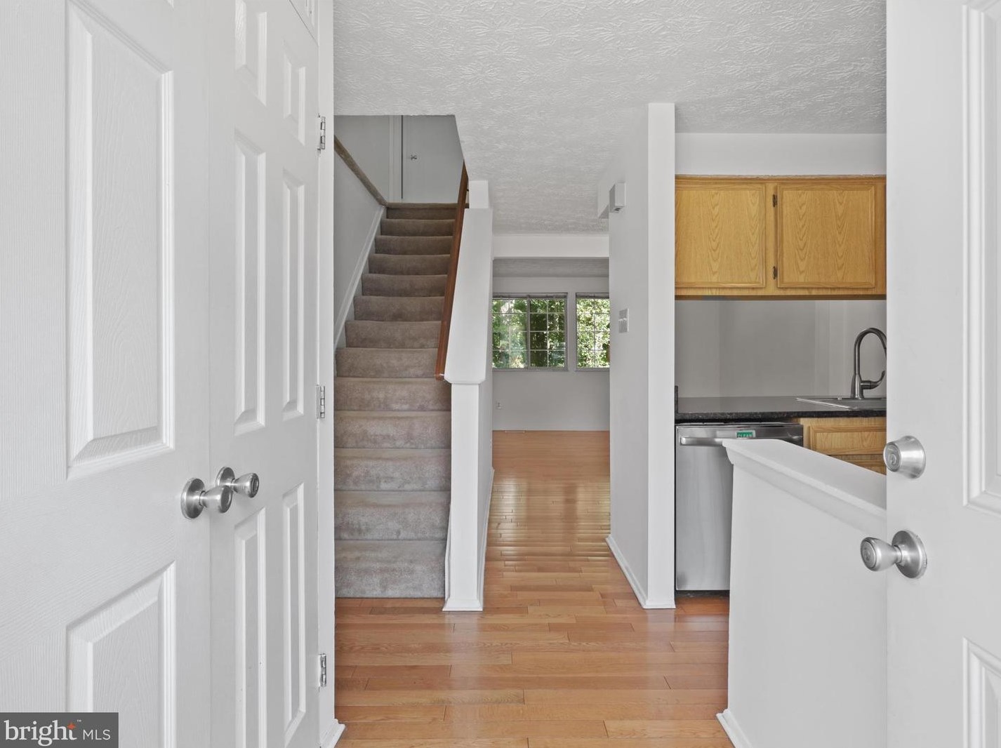 8326 Bark Tree Ct, Springfield, VA 22153-3828