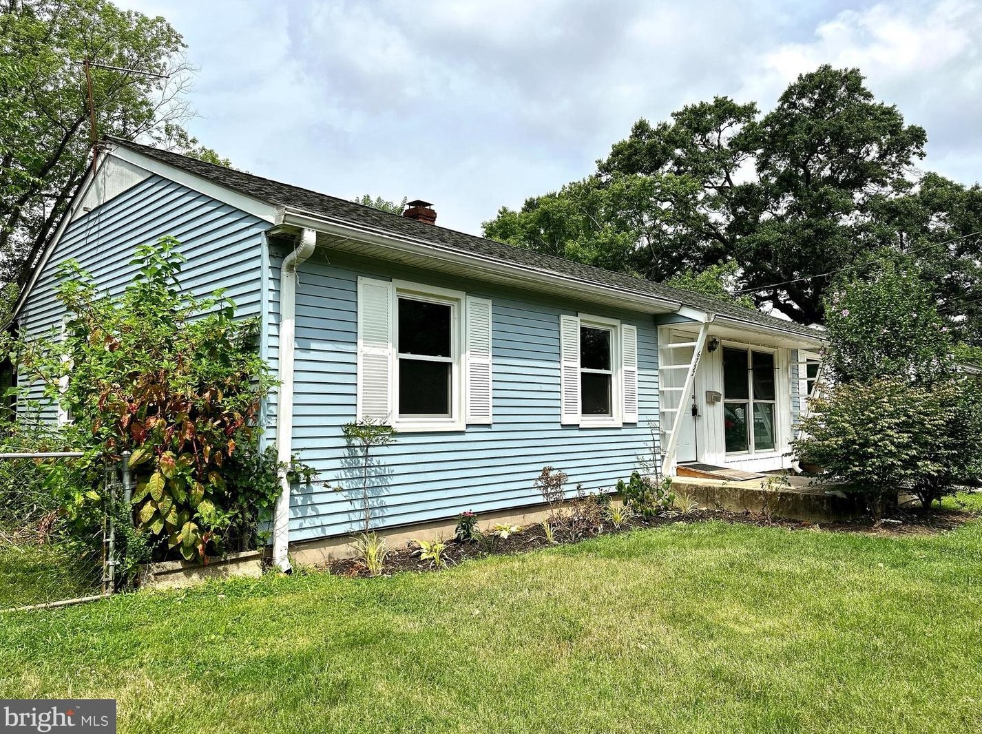 6732 Harrison Ln, Alexandria, VA 22306