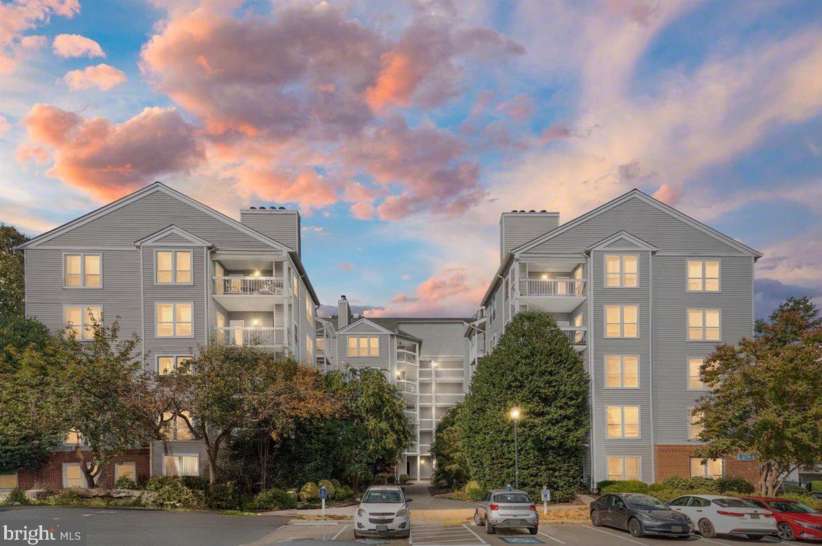 3176 Summit Square Dr #4-c10, Vienna, VA 22124