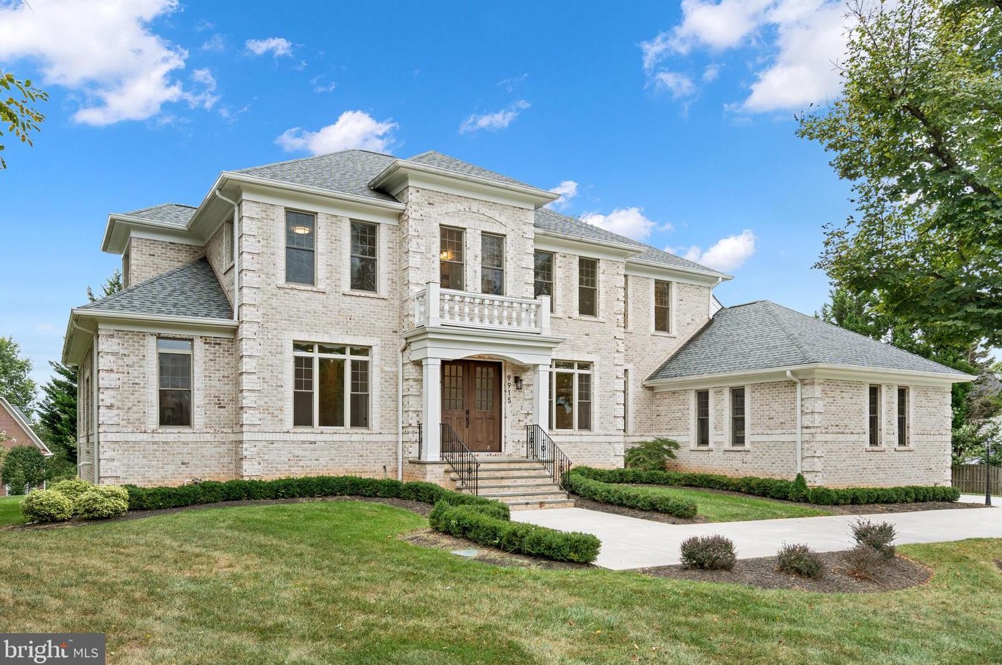 9915 Mill Run Dr, Great Falls, VA 22066