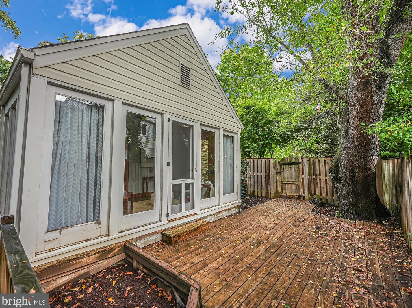 10315 Blake Ln, Vienna VA 22124-2632 exterior