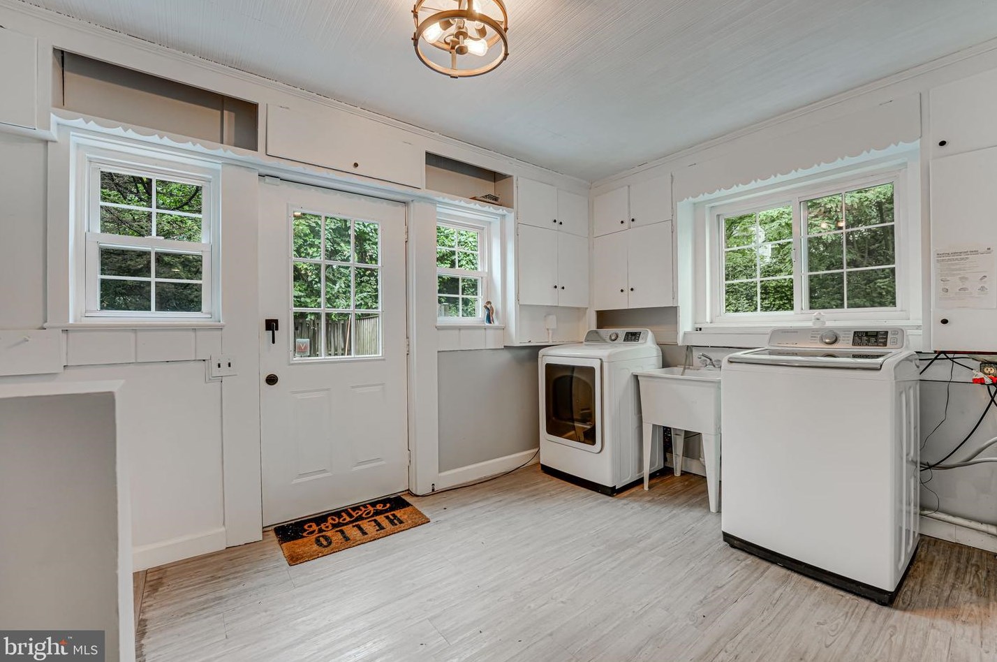 10315 Blake Ln, Vienna VA 22124-2632 exterior