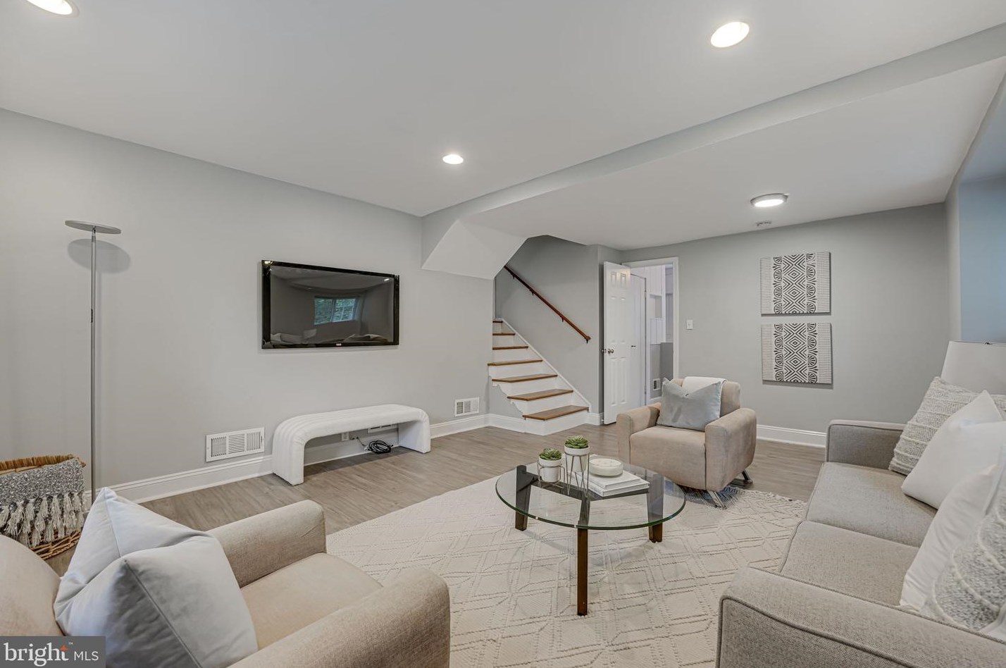 10315 Blake Ln, Vienna VA 22124-2632 exterior