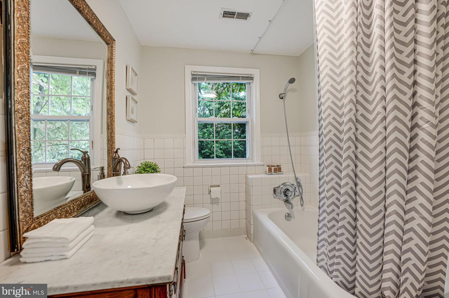 10315 Blake Ln, Vienna VA 22124-2632 exterior