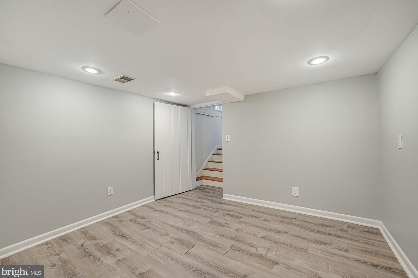 10315 Blake Ln, Vienna VA 22124-2632 exterior