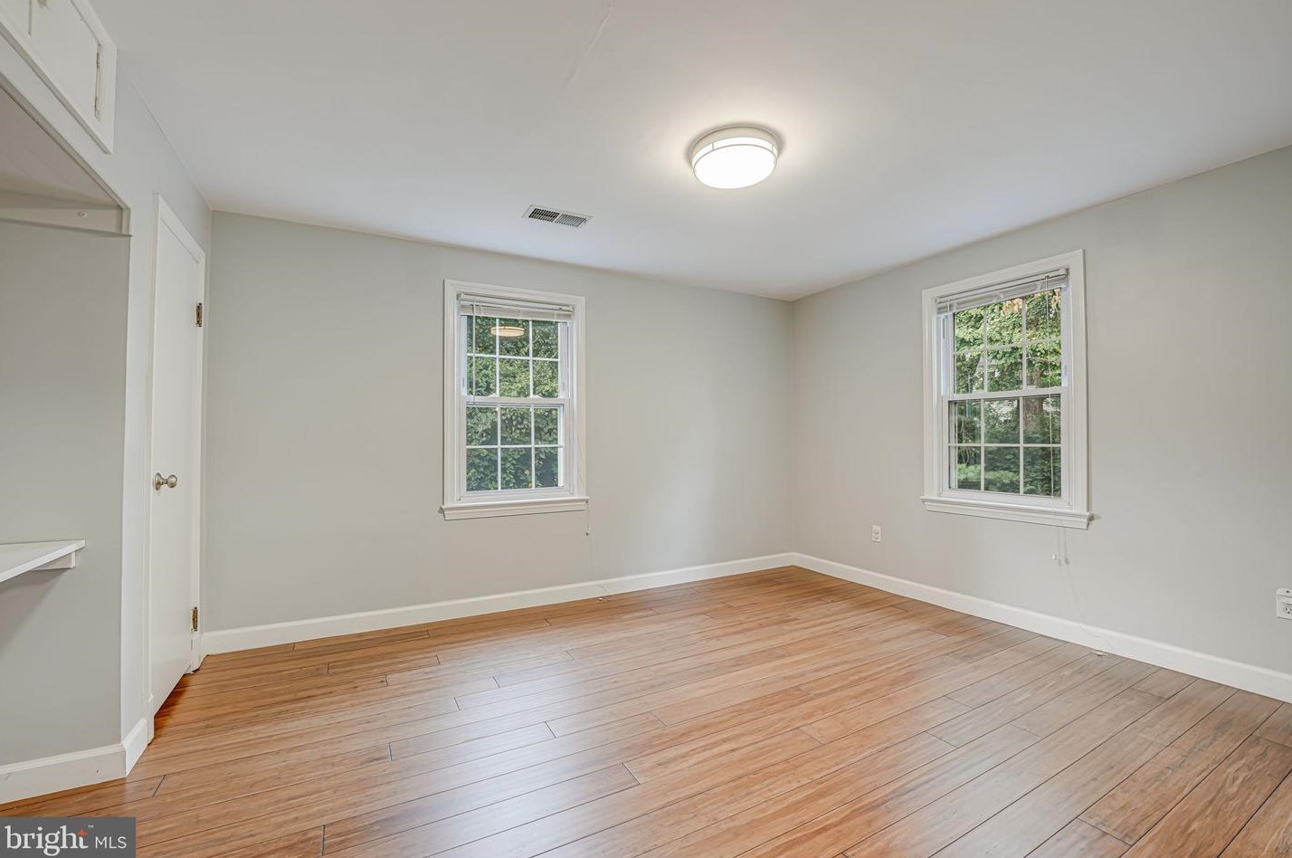 10315 Blake Ln, Vienna VA 22124-2632 exterior