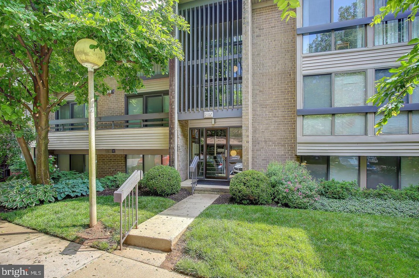 2102 Green Watch Way, Herndon, VA 20191-2418