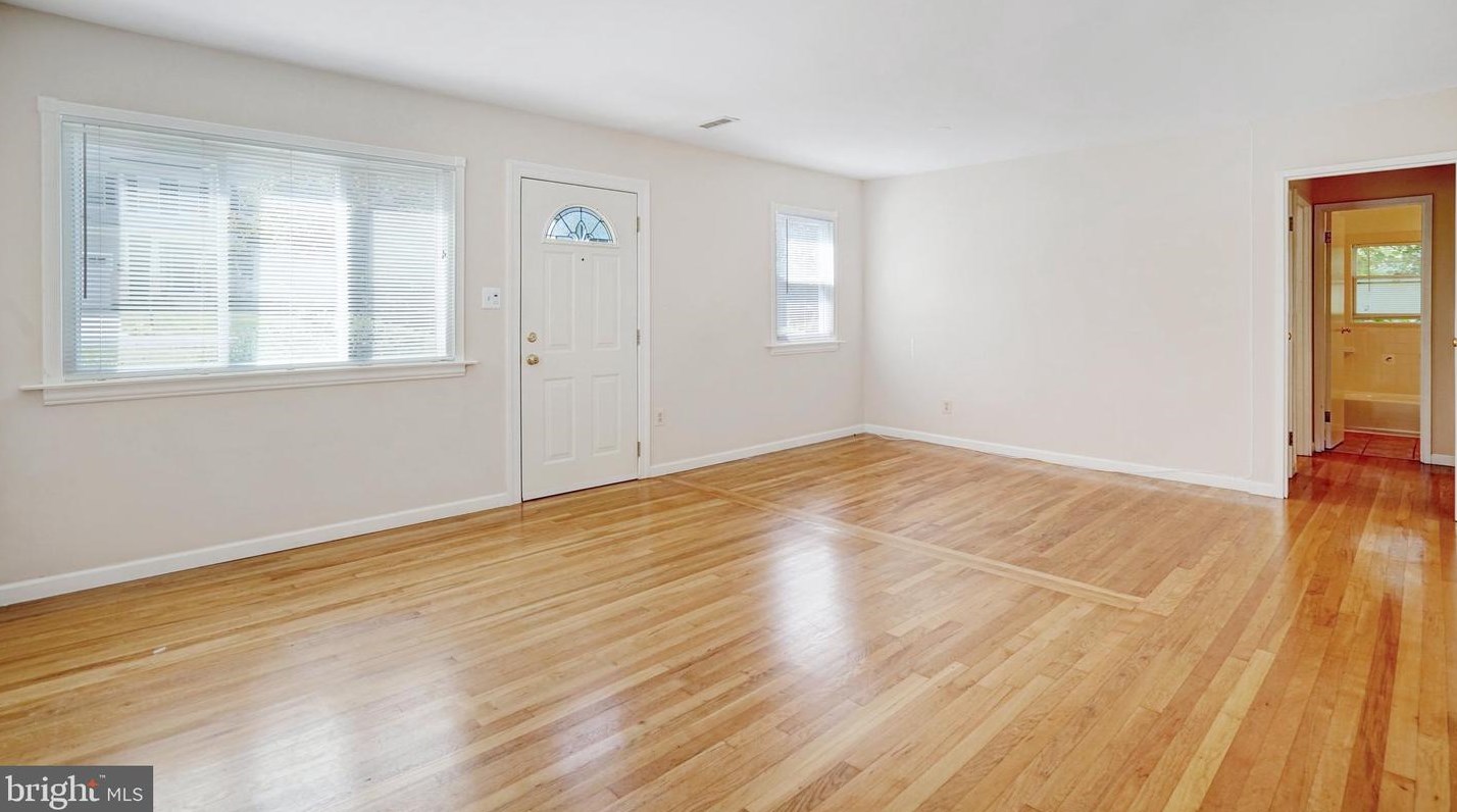 1919 Anderson Rd, Falls Church, VA 22043-1151
