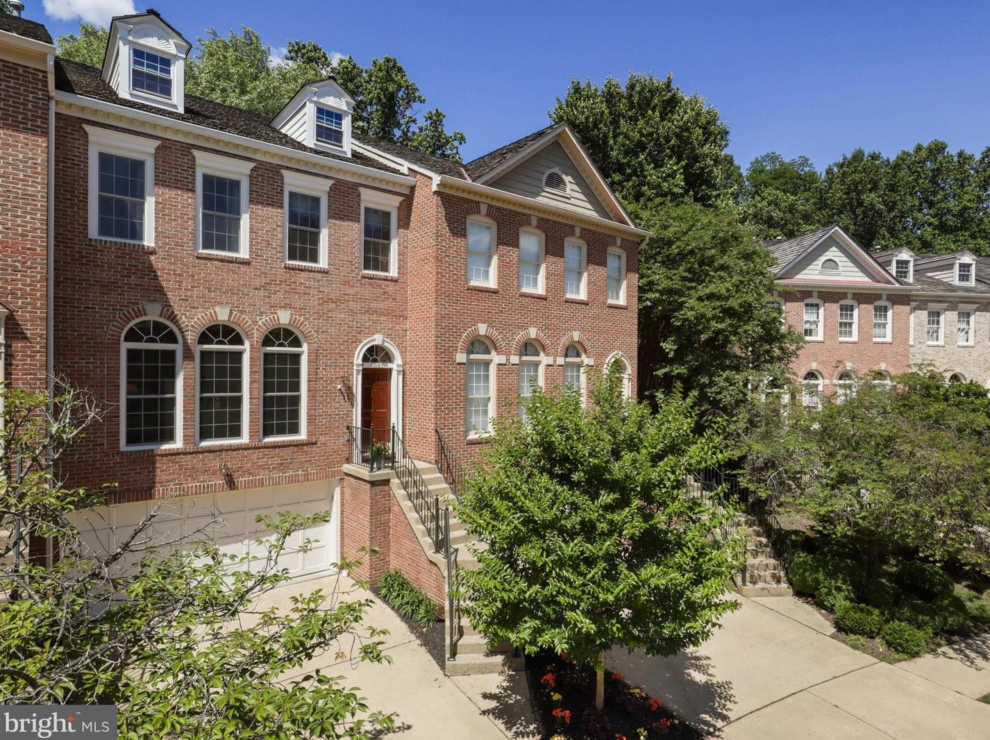 10185 Castlewood Ln, Vienna, VA 22124