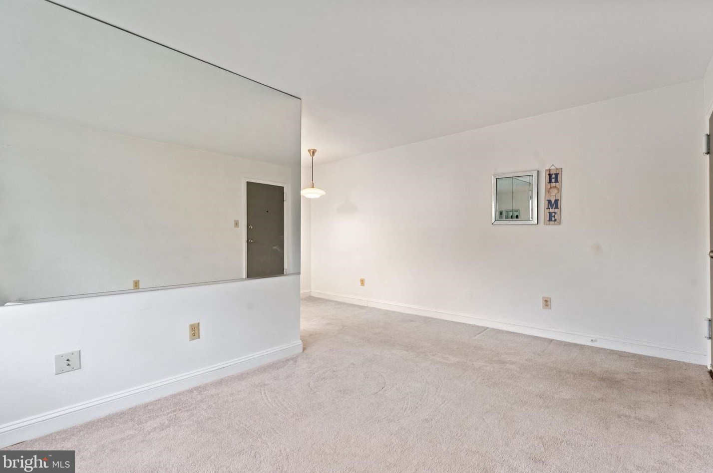 2303 Farrington Ave #201, Alexandria, VA 22303