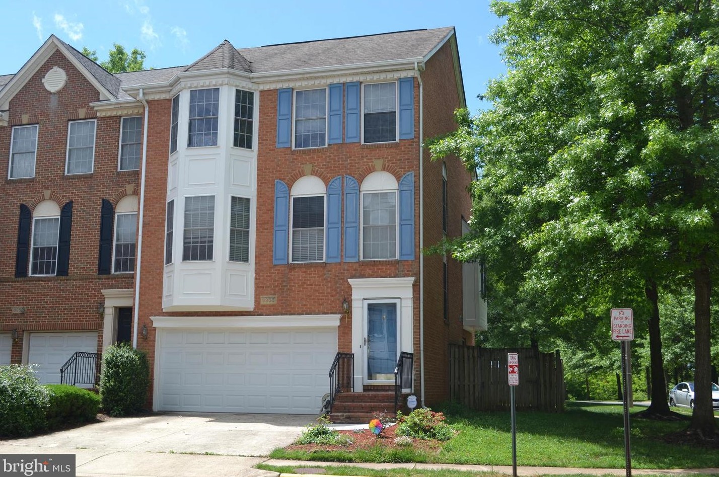 3950 Royal Lytham Dr, Fairfax, VA 22033-2009