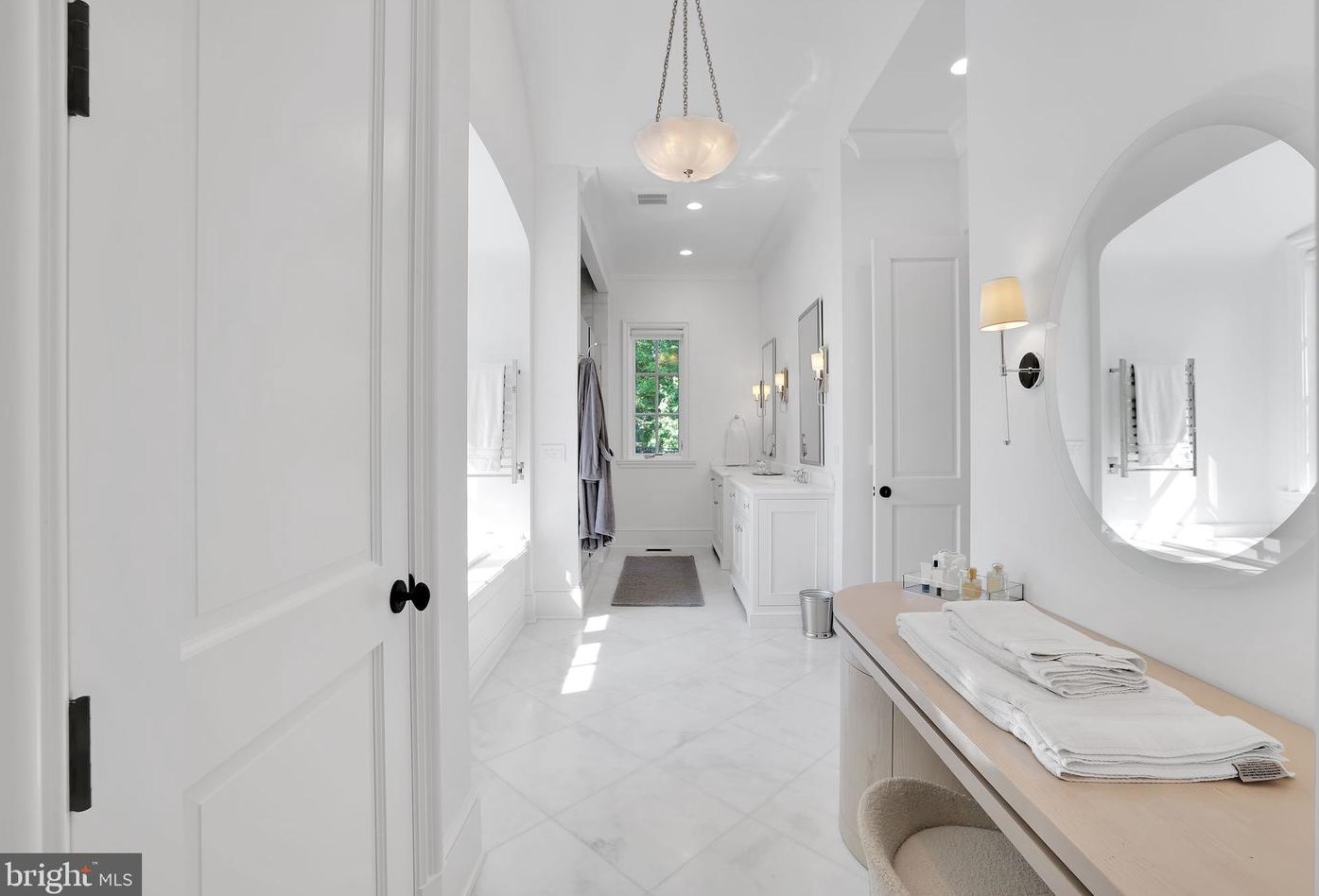 1418 Kirby Rd, Mc Lean VA 22101-3201 exterior