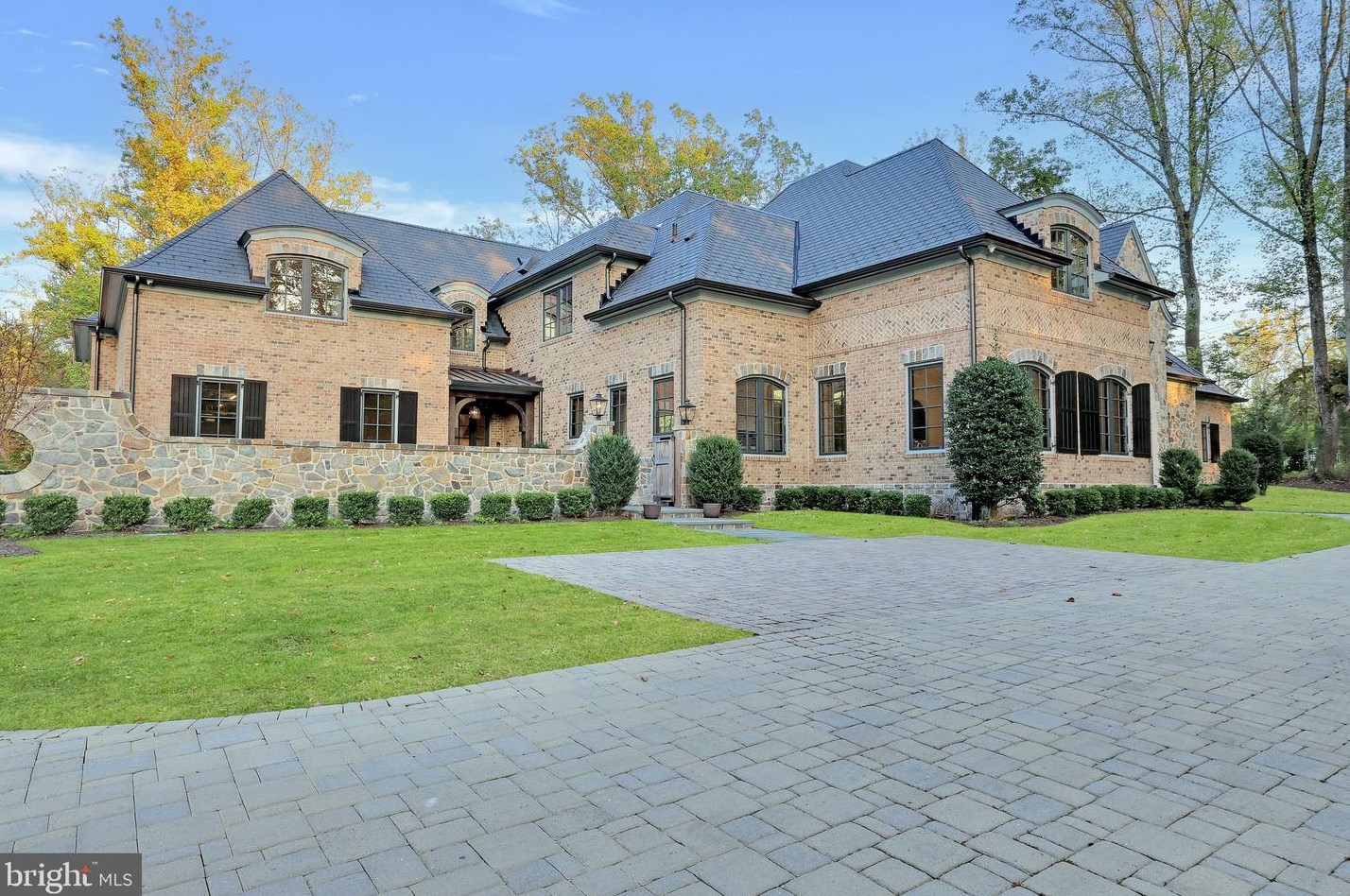 1418 Kirby Rd, Mc Lean VA 22101-3201 exterior