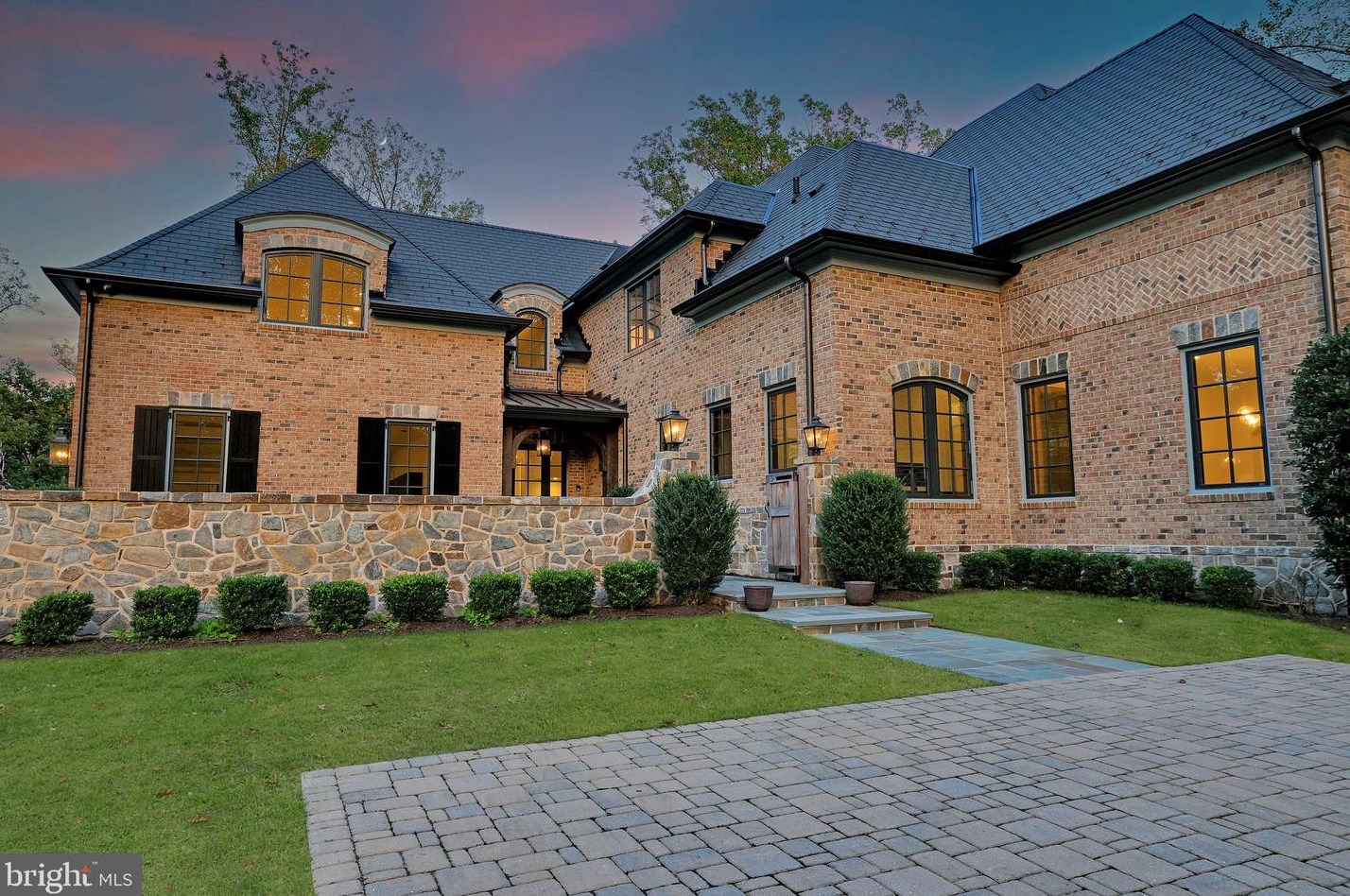 1418 Kirby Rd, Mc Lean VA 22101-3201 exterior