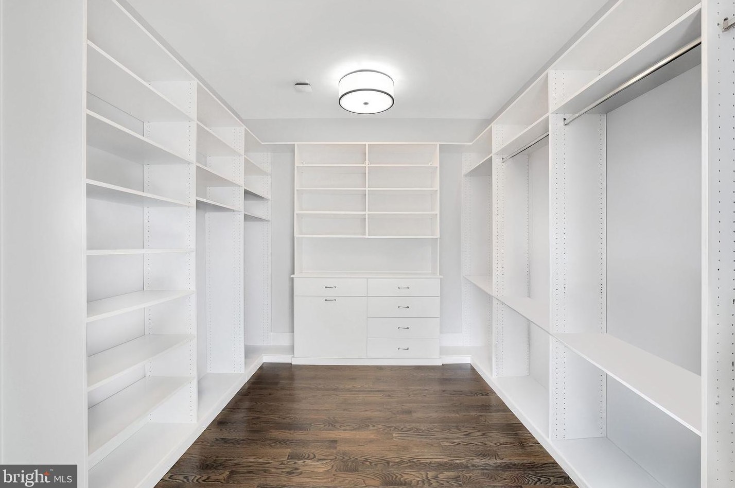 1418 Kirby Rd, Mc Lean VA 22101-3201 exterior