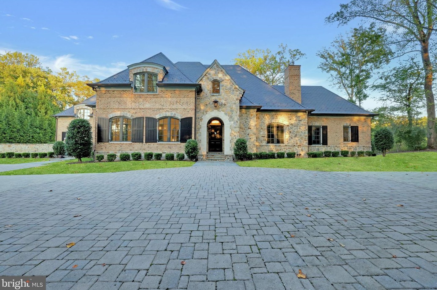 1418 Kirby Rd, Mc Lean VA 22101-3201 exterior