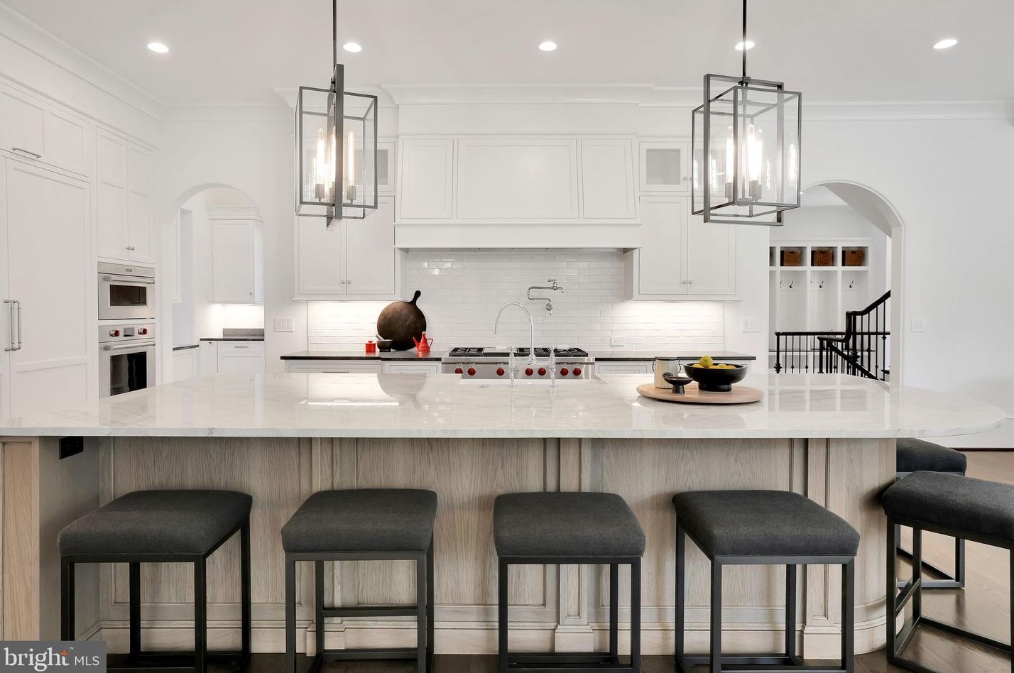 1418 Kirby Rd, Mc Lean VA 22101-3201 exterior