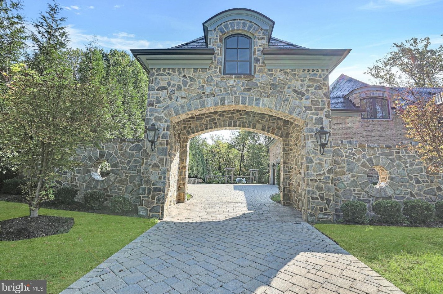 1418 Kirby Rd, Mc Lean VA 22101-3201 exterior