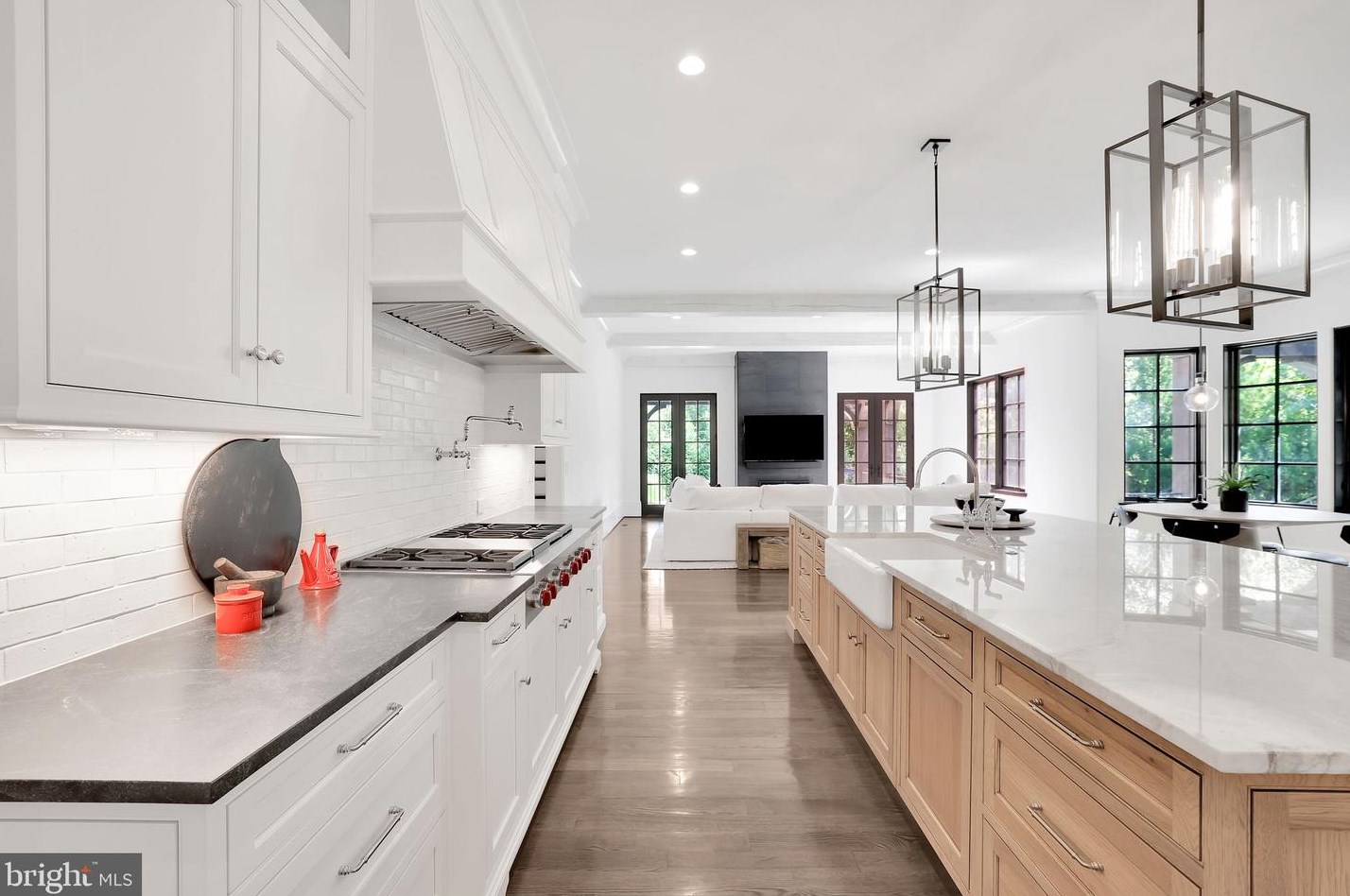 1418 Kirby Rd, Mc Lean VA 22101-3201 exterior