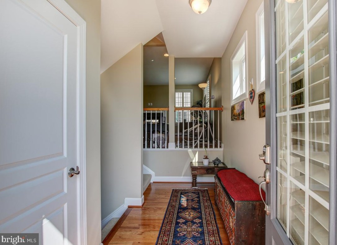 129 Anthem Ave, Herndon, VA 20170-5163