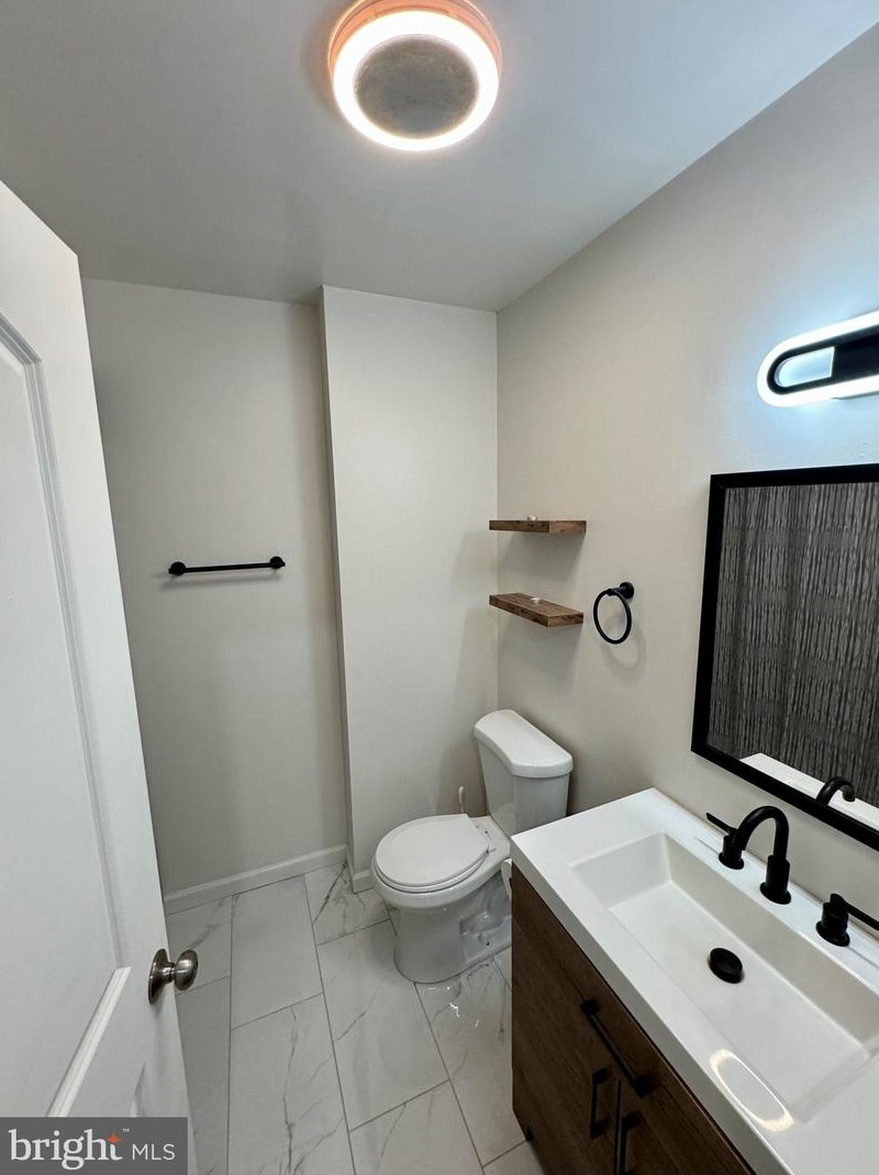 3964 El Camino Pl, Alexandria VA 22309-1448 exterior