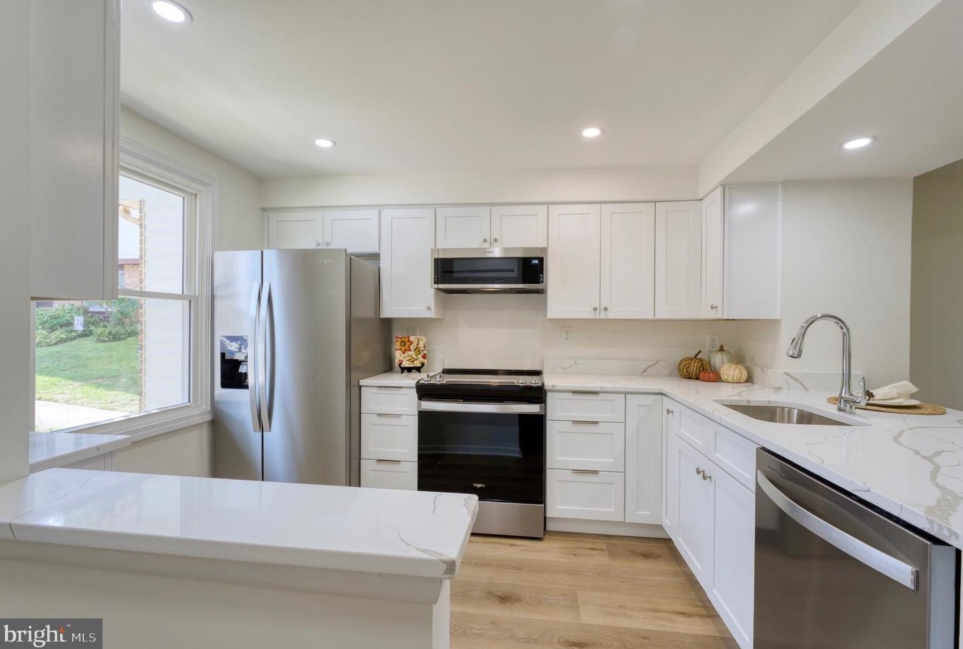 8324 Bark Tree Ct, Springfield, VA 22153-3828
