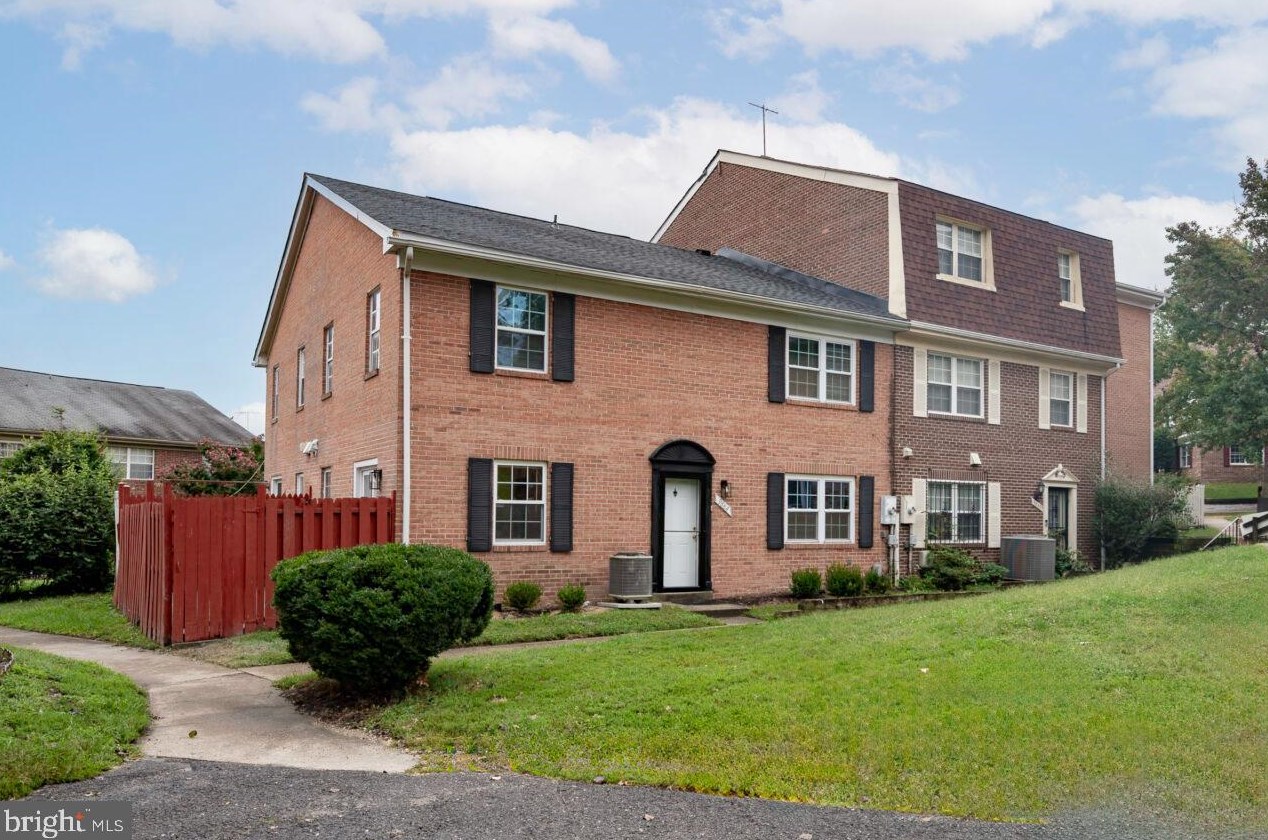 9864 Hagel Cir, Lorton, VA 22079
