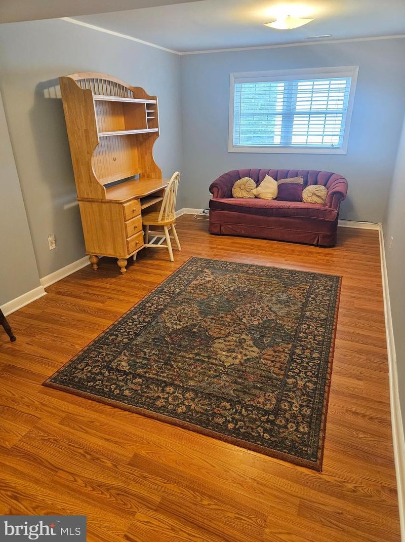 2327 Trott Ave, Vienna, VA 22181