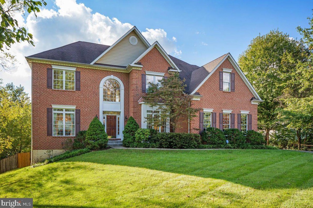 3834 Prince William Dr, Fairfax, VA 22031-3856