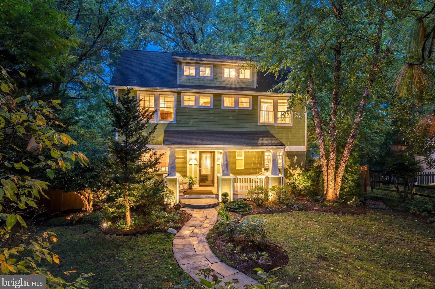 7204 Arthur Dr, Falls Church, VA 22046-3713