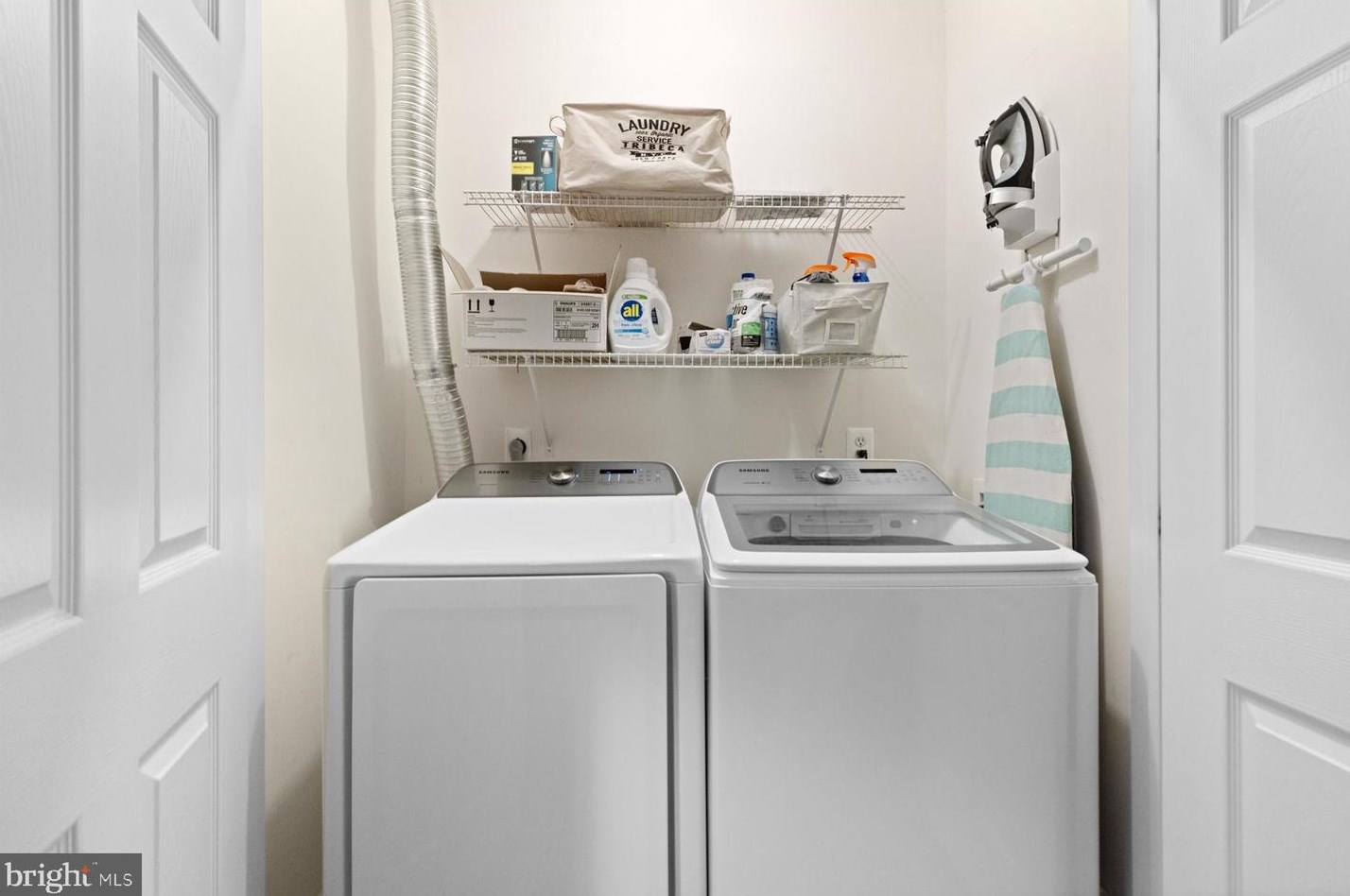 5146 Ballycastle Cir, Alexandria VA 22315-5546 exterior