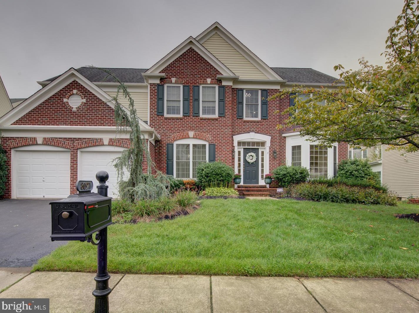 8097 Paper Birch Dr, Lorton, VA 22079