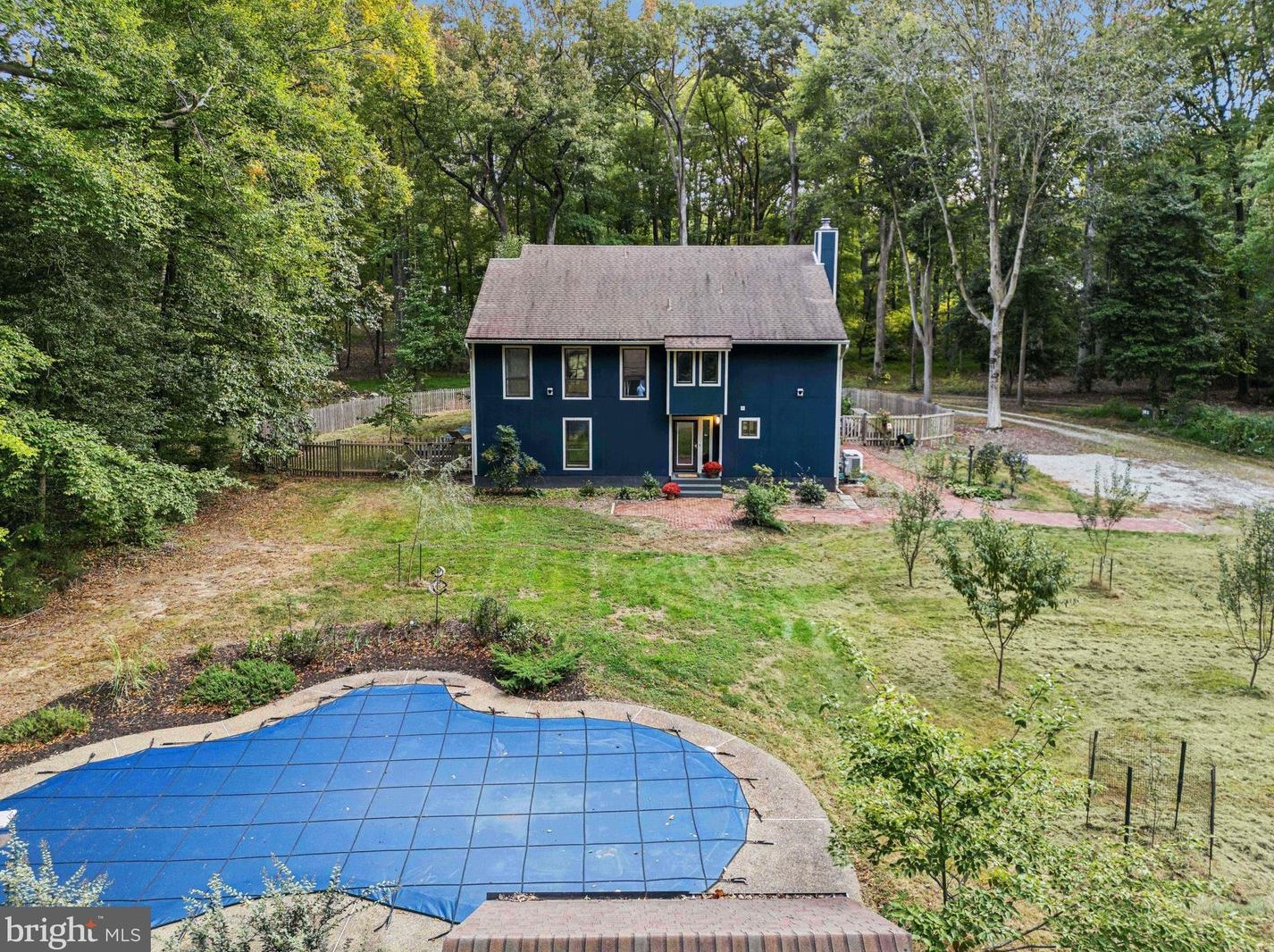 5820 Hallowing Dr, Lorton, VA 22079