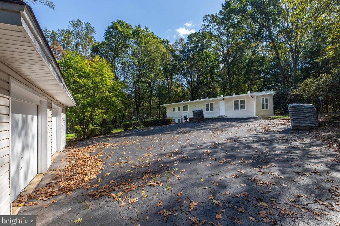 2505 Leeds Rd, Vienna, VA 22124